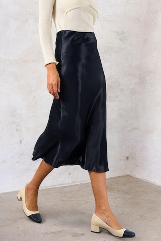 Kadın Siyah Düz Yüksek Bel Midi Boy Saten Etek