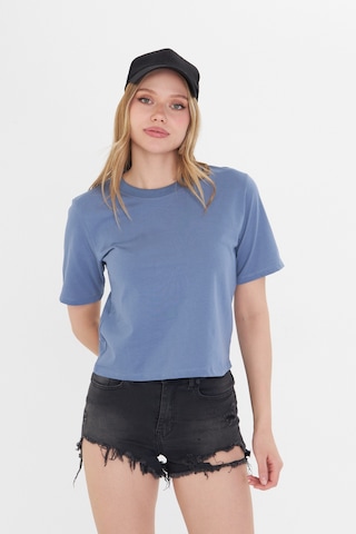 Kadın Siyah Yuvarlak Yaka Regular Fit Normal Kesim T-shirt Tişört Mavi