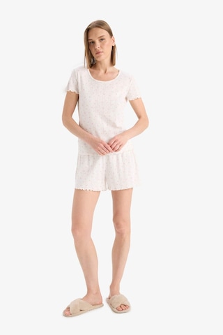 Defacto Regular Fit Pijama Takımı Kısa Kollu Pijama Üstü Esnek Belli Şort Pijama Altı-fall İn Love E4335ax25sper98 Ekru