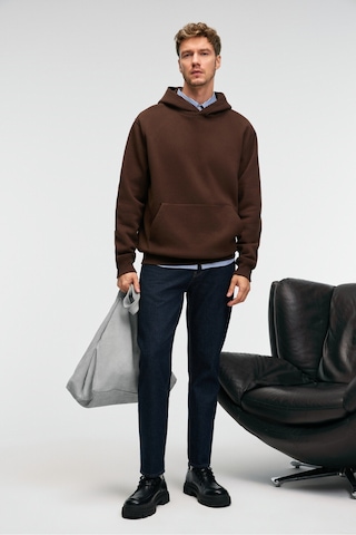 Grimelange AMOS Erkek Yumuşak Kumaşlı 3 İplik Oversize Kapüşonlu Kanguru Cepli Acı Kahve Sweatshirt