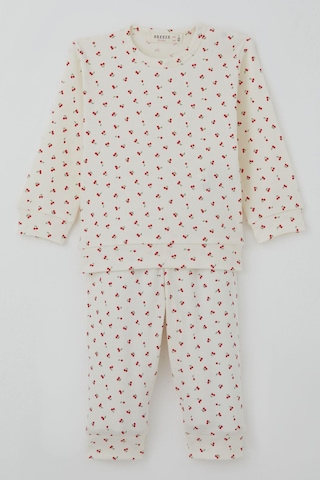 Breeze Kız Bebek Pijama Takımı Omuzdan Patlı Kiraz Desenli 4 Ay-1 Yaş, Krem Krem