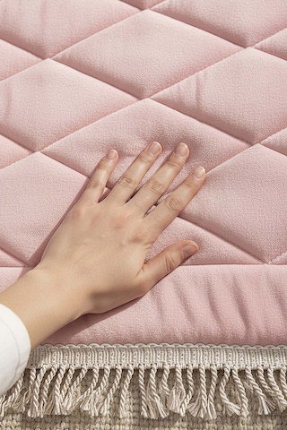 Pembe Kapitone Dolgulu Lüks Seccade 65x115 Cm