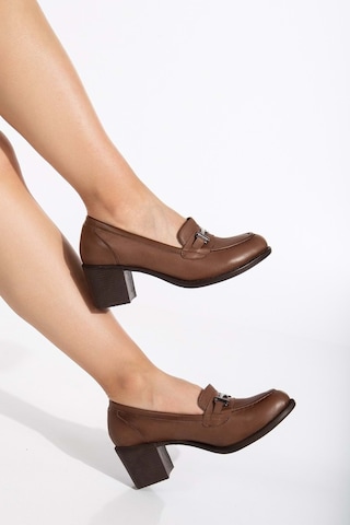 Analin Shoes Kadın Hakiki Deri Tokalı Klasik Topuklu Ayakkabı Ceviz