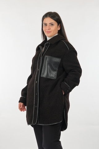 Ekol Düz Yaka Büyük Beden Cepli Uzun Kollu Siyah Kadın Manto 2220 001