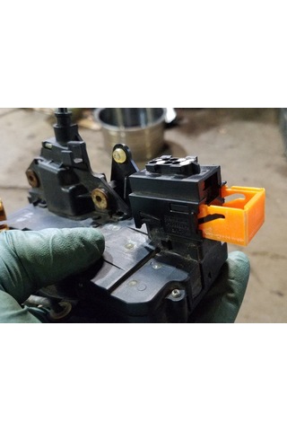 Pontiac Kapı Kilidi Bağlantı Kayan Parçası Latch Connector Slide