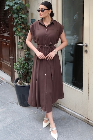 Kechi Woman Crep Kumaş Düğmeli Kuşaklı Elbise Kahverengi