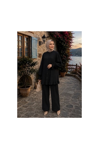 Hira Life Fashion Kadın Çilek Kumaş Dik Yaka Düğmeli Fırfır Detaylı Tesettür Tunik Pantolon İkili Takım Siyah Siyah
