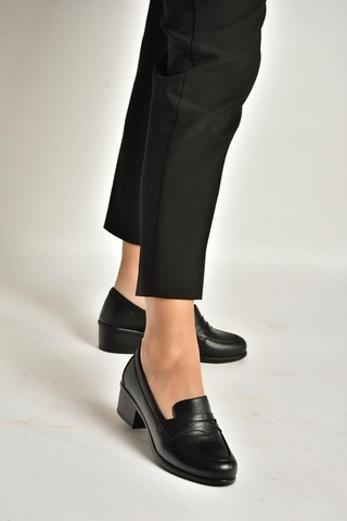 Fox Shoes Y555092203 Siyah Kalın Alçak Topuklu Kadın Ayakkabı Siyah