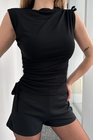 Bb Butik Basic Yan Ve Omuz Büzgülü Bluz siyah