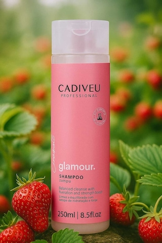 Zayıf Ve Cansız Saçları Anında Güçlendirici Ve Nemlendirici Essentials Glamour Şampuan 250ml