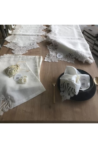 Buradabulabilirsin Sofra Takımı 155x220 Cm Masa Seti Keten Dantelli Dekoratif Gülse Model Yemek Masası Örtüsü Krem Bbz