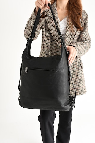 571 Collections Yıkanmış Deri Hem Sırt Hem Omuz Çantası Siyah Model: 571-9-10a - Siyah