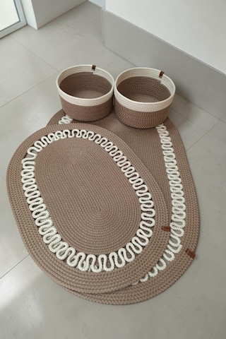 El Yapımı Dekoratif Örgülü Model Banyo Seti 2 Li Paspas 50x80 Ve 40x60 + 2 Organizer Sepet 18x18 Cm Vizon El Yapımı Dekoratif Örgülü Model Banyo Seti 2 Li Paspas 50x80 Ve 40x60 + 2 Organizer Sepet 18x18 Cm Vizon