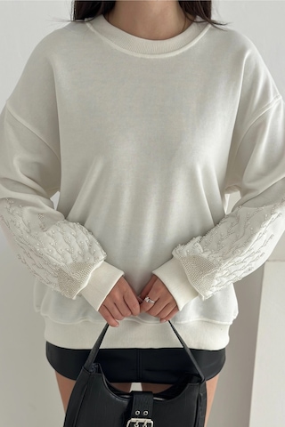 Femelle Beyaz Kolları Boncuk Ve Taş İşlemeli %100 Pamuk Sweatshirt - Svt10