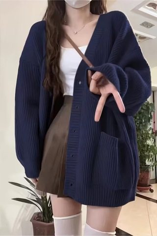 Cool Tarz Kadın Oversize Cepli Düğmeli V Yaka Triko Hırka Lacivert Lacivert