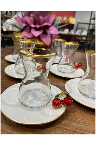 Çnr Home Collection Pandoranin Kutusu Porselen Tabakli Paşabahçe Bardakli Kirazli 6 Kişilik Çay Bardaği Seti Gold
