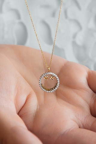 14 Ayar Taşlı Zarif Gülen Yüz Kolye