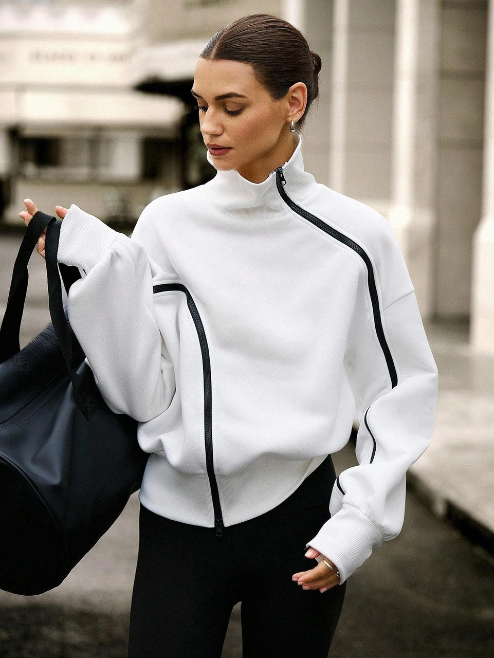Beyaz Kadın Yüksek Yaka Komple Fermuarlı Sweatshirt Spor Ve Günlük Şık Oversize Model Beyaz