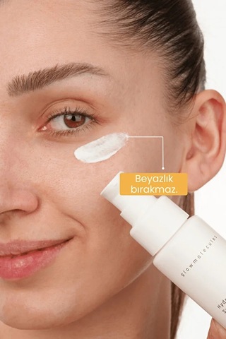 Glowmolecules Hydra Shield Sunscreen SPF50+ 50 ML