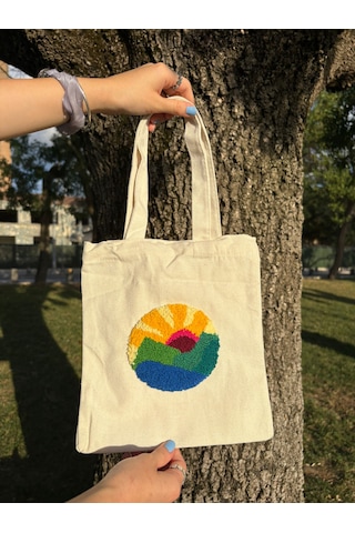 Bolergıashop Amanecer Tasarım Canvas Omuz Çantası Bej - Kırmızı Punch İşleme Bolergıashop Amanecer Tasarım Canvas Omuz Çantası Bej - Kırmızı Punch İşleme