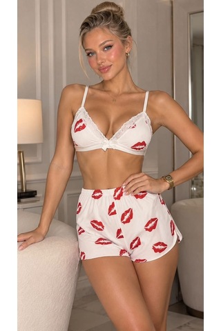 Terrien Premium Mini Şort Gece Giyimi Ev Giysisi Kadın Beyaz Kırmızı Dudak Baskılı Pijama Takımı Beyaz - Kırmızı