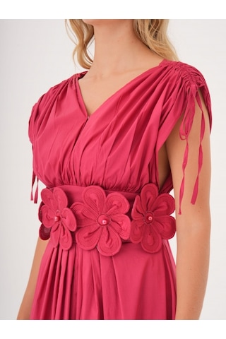 Kadın Bel Detaylı Kısa Kollu Elbise Çiçek Aplikeli, Büzgü Ve Bağcık Detaylı, %100 Pamuk Kırmızı