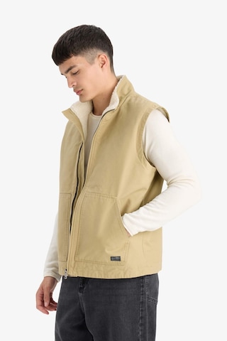 Defacto Regular Fit Dik Yaka Fermuarlı Cepli Pamuklu Yelek E8292ax25aubg795 Bej