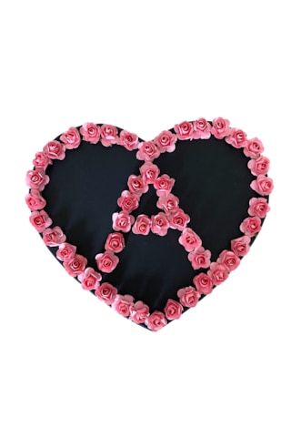 Sevgiliye Hediye, Doğum Günü, Sevgililer Günü, Zirkonyum Taşlı Kolye, Küpe, Bileklik Takı Seti, Güllerden Baş Harf, Dantelli İç Çamaşır, Magnet Fotoğraf Çerçevesi, Özel Not,kişiye Özel Kalpli Kutu Siyah-pembe