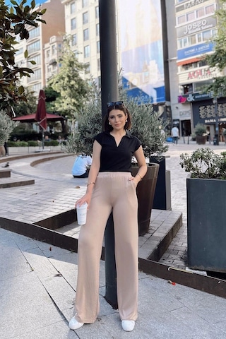 Siyah Polo Yaka, Kısa Kol, Fitilli Kaşkorşe Kumaş, Basic Kalıp/kesim, Spor Ve Günlük Bluz & T-shirt SIYAH