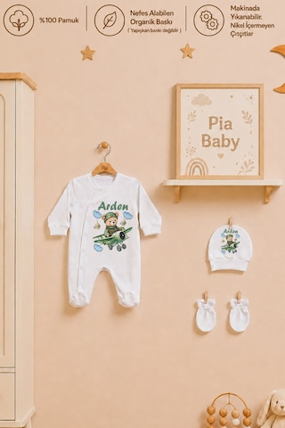 Pia Baby Erkek Bebek Hastane Çıkışı Seti 4 Parça %100 Pamuk İsimli Organik Baskılı Battaniyeli Tulum Seti 1014bt0x Krem