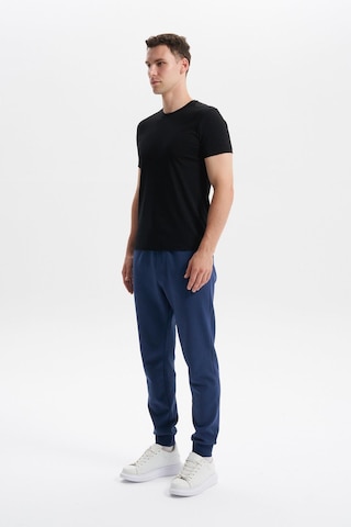 Ar-ma Erkek Slim Fit Örme Interlok Basic Dar Paça Eşofman Altı Arka Ve Yan Fleto Fermuar Cepli Paçalar Ribanalı %80 Pamuk %14 Polyester %6 Elastane K30174998902 İndigo-i1 İndigo