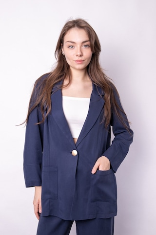Kadın Baharlık Kumaş Rahat Kesim Yakalı Cepli Kolu Katlamalı Boyfriend Blazer Ceket-lacivert Lacivert