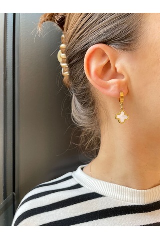 Çelik Halka Yonca Desenli Küpe Gold