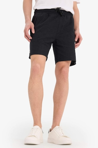 DeFacto Slim Fit Dar Kesim Dar Paça Şort W7965AZ25SMBK81