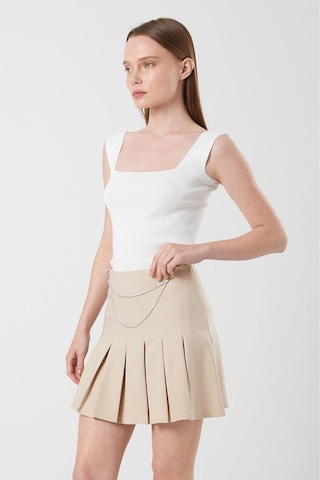 4155 Kadın Zincir Detay Pileli Mini Etek Bej Bej