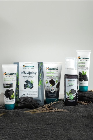 Himalaya Detoks Etkili Kömürlü Yüz Yıkama Jeli 150 ML