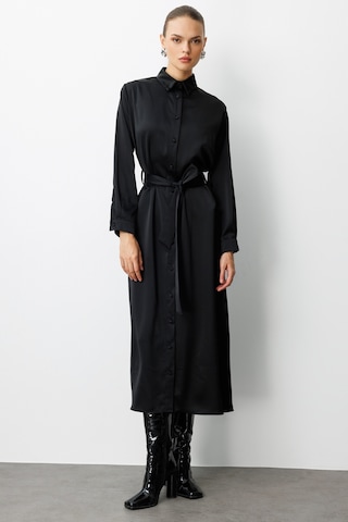 Mizalle Siyah Saten Maksi Gömlek Elbise Siyah