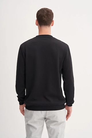 Cazador Premium Ince Desenli Jakar Viskon Karışımlı Regular Fit Sweatshirt Siyah 53520 Siyah