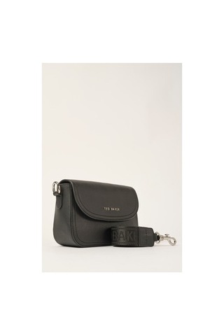 3.1 Phillip Lim Kapaklı Çapraz Askılı Çanta İle Şık Bir Görünüm 0233 Orangeblue Cat
