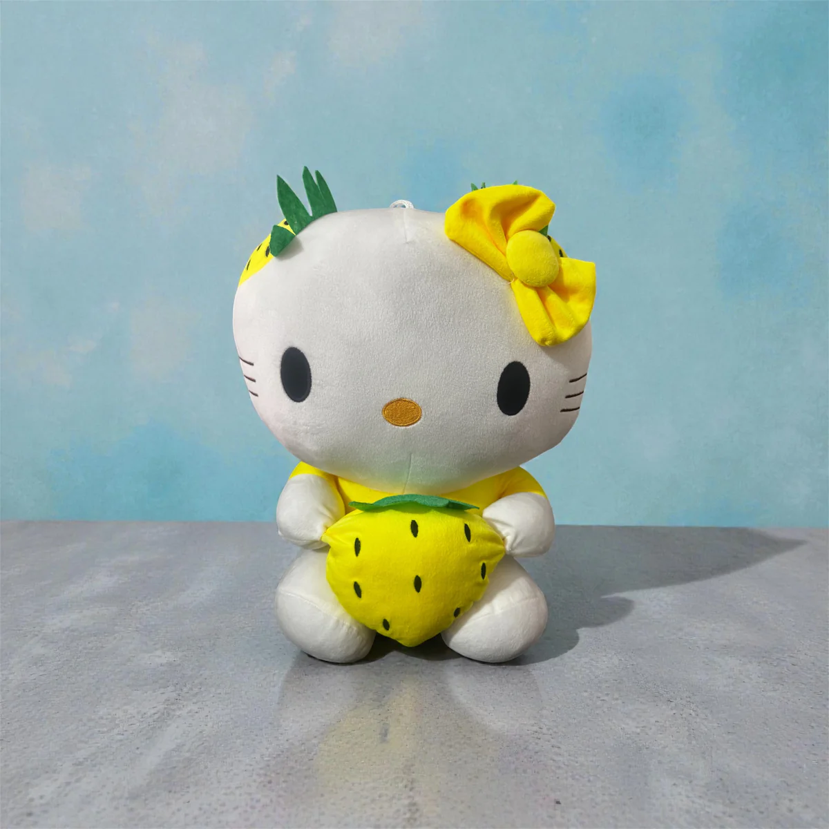 Büyük Boy Hello Kitty Ananas Temalı Peluş Oyuncak Sarı Kurdeleli Sarı