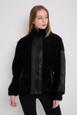 Kadın Siyah Rüzgar Geçirmez Welsoft Çift Cepli Kışlık Mont Siyah