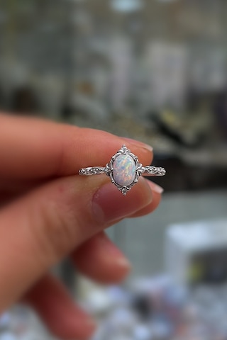925 Ayar Gümüş Oval Beyaz Opal Taşlı Vintage Yüzük Gümüş