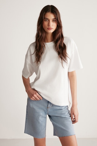 Grimelange Jemmy Kadın %100 Organik Pamuk Relaxed Fit Yırtmaçlı Yuvarlak Yakalı Beyaz T-shirt Beyaz