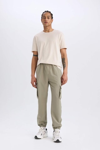 DeFactoFit Sporcu Jogger Eşofman Altı Slim Fit Dar Kesim Dokuma Kargo Cepli Standart Paça D3884AX24WNKH465