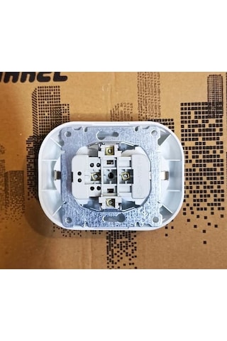 Makel Sıva Altı 2'li Topraklı Priz