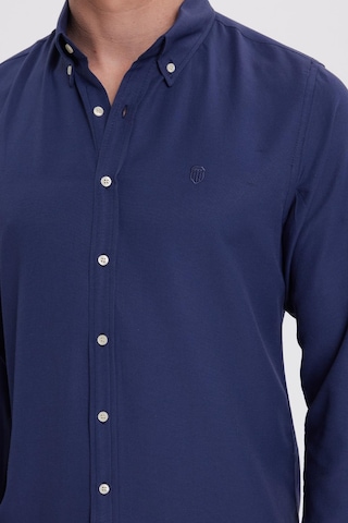 Tudors Erkek Slim Fit Dar Kesim Düz Oxford Armalı Yaka Düğmeli Lacivert Spor Gömlek-42013 Lacivert