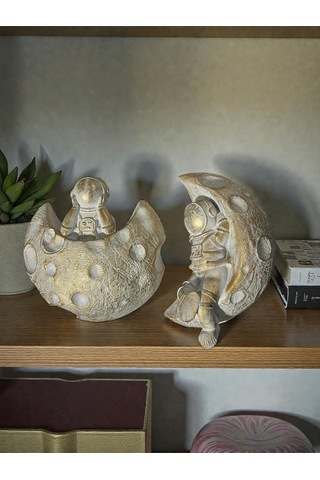Astronot Ay Üzerinde Dekoratif Biblo Modern Masa Üstü Obje 18 Cm