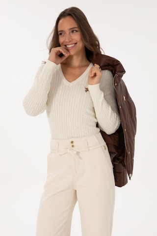 U.S. Polo Assn. Kadın Beyaz V Yaka Basic Kazak 50307700-VR256