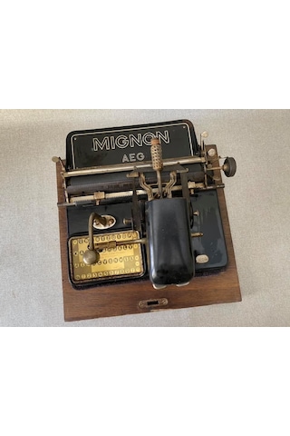 Aeg Mignon 4 Antika Daktilo Q Klavye - Koleksiyonluk Ahşap Kasalı