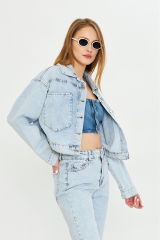 Modanida Kadın Kot Ceket Jean Açık Mavi Kot Ceket Crop Kesim Geniş Cepli Düğmeli Denim Ceket Mavi Mavi